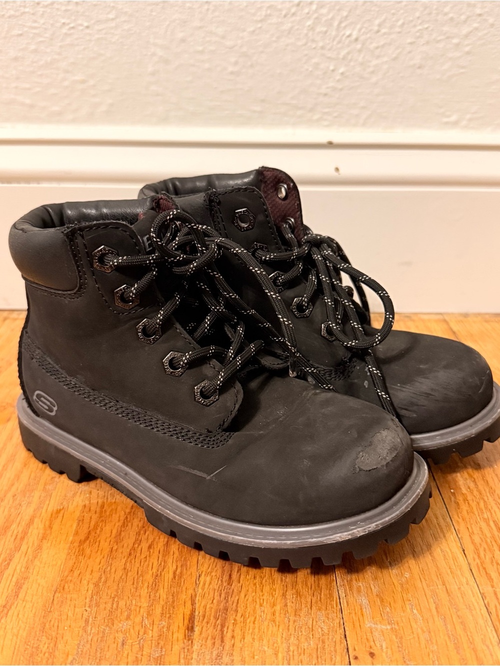 Skechers Kids Black Lace-Up Hiking Boots Size 13